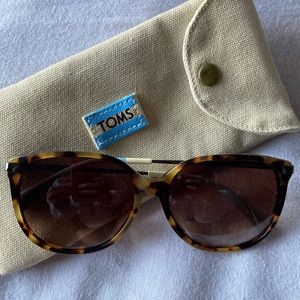 SALE💥 TOMS Sunglasses